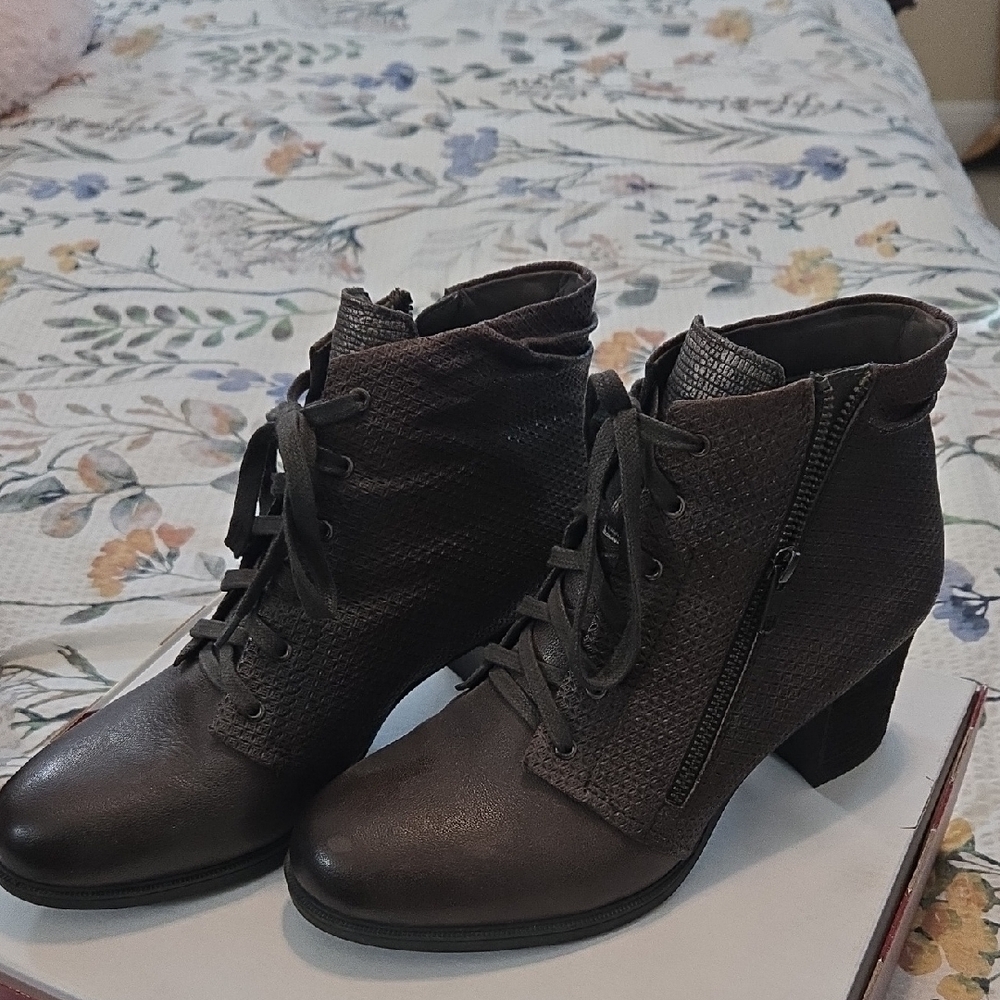 Rockport Brown Lace Up Boots with Side Zipper